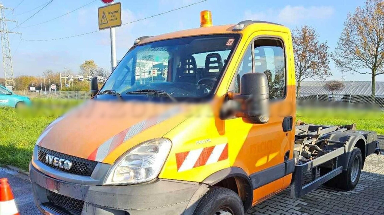 Iveco Daily 70C17K 4x2 Daily 70C17K 4x2, City-Abroller - Camion ampliroll: photos 1 Iveco Daily 70C17K 4x2 Daily 70C17K 4x2, City-Abroller - Camion ampliroll: photos 1