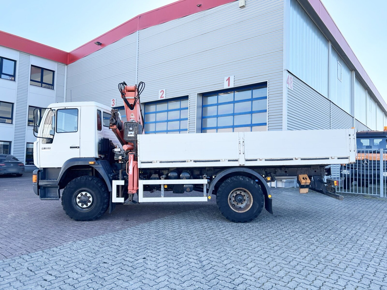 MAN 14.224 LAC 4x4 BB 14.224 LAC 4x4 BB mit Kran Atlas 100.1 - Camion grue, Camion plateau: photos 3 MAN 14.224 LAC 4x4 BB 14.224 LAC 4x4 BB mit Kran Atlas 100.1 - Camion grue, Camion plateau: photos 3