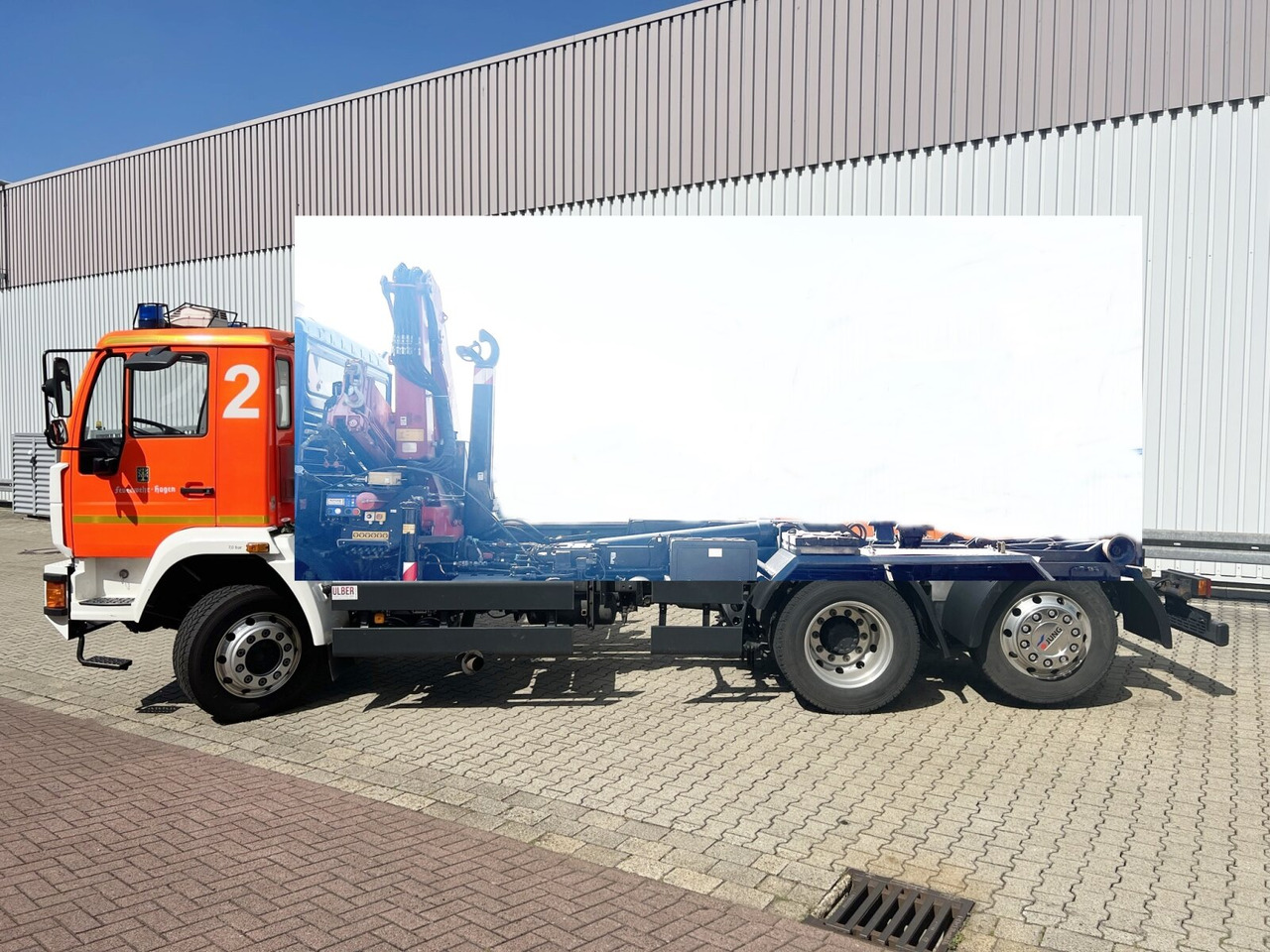 MAN 25/18.284 6x2-4 LL 25/18.284 6x2-4 LL,Kran HMF 1113 K3, Funk, Retarder - Camion ampliroll, Camion grue: photos 1 MAN 25/18.284 6x2-4 LL 25/18.284 6x2-4 LL,Kran HMF 1113 K3, Funk, Retarder - Camion ampliroll, Camion grue: photos 1