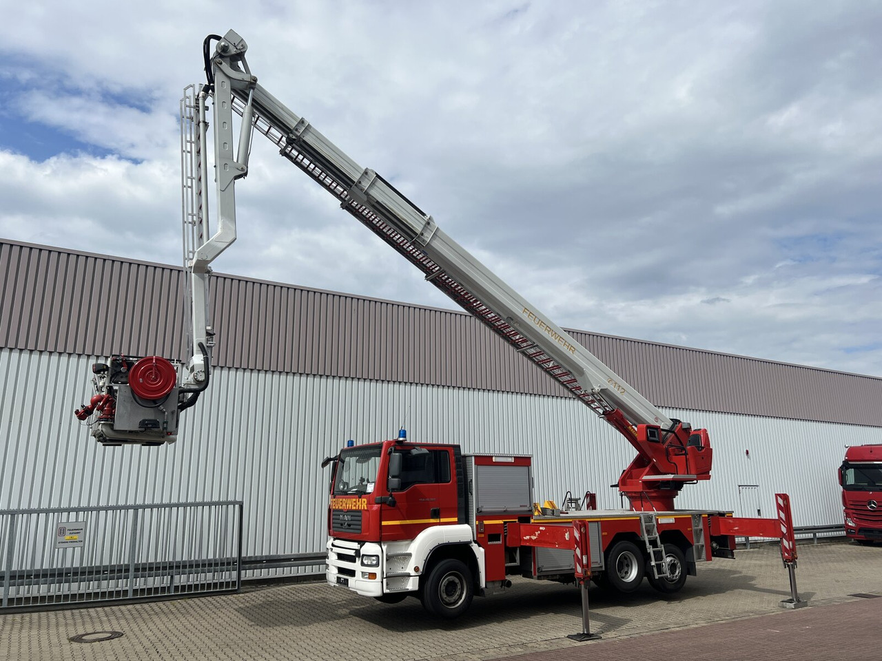 MAN TGA 26.360 6x2-2 LL, Magirus ALP 375 TGA 26.360 6x2-2 LL, Magirus ALP 375 - Ambulance: photos 1 MAN TGA 26.360 6x2-2 LL, Magirus ALP 375 TGA 26.360 6x2-2 LL, Magirus ALP 375 - Ambulance: photos 1