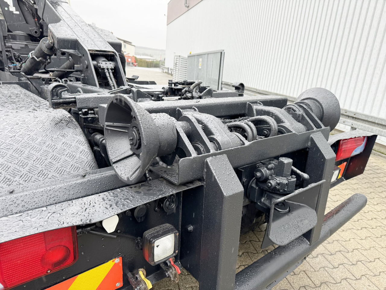 Camion ampliroll, Camion grue MAN TGA 33.350 6X4 BB TGA 33.350 6X4 BB mit Kran Hiab 166 E-3 HiDuo, Funk: photos 12