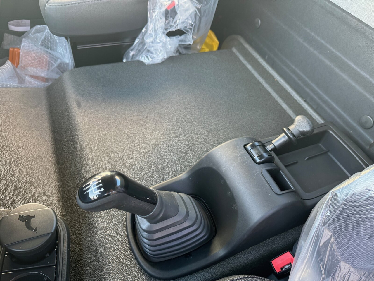 MAN TGL 8.190 4x2 BB CH TGL 8.190 4x2 BB CH, Nebenantrieb, 2x VORHANDEN - Châssis cabine: photos 3 MAN TGL 8.190 4x2 BB CH TGL 8.190 4x2 BB CH, Nebenantrieb, 2x VORHANDEN - Châssis cabine: photos 3