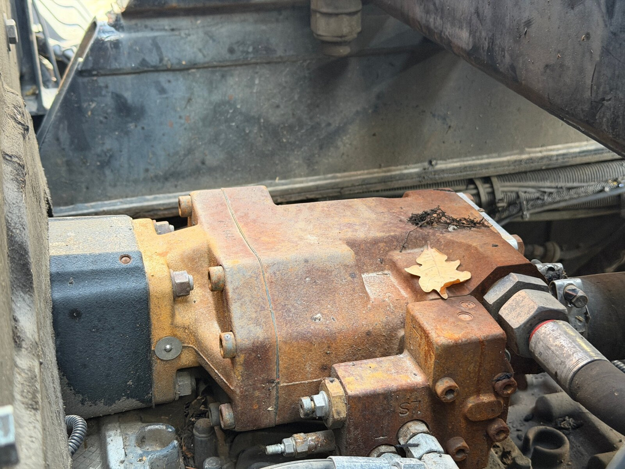 MAN TGS 26.400 6x2-4 BL TGS 26.400 6x2-4 BL, Motorabtrieb, Lenk-/Liftachse, Kran Epsilon Q180ZR95TR - Camion ampliroll, Camion grue: photos 4 MAN TGS 26.400 6x2-4 BL TGS 26.400 6x2-4 BL, Motorabtrieb, Lenk-/Liftachse, Kran Epsilon Q180ZR95TR - Camion ampliroll, Camion grue: photos 4