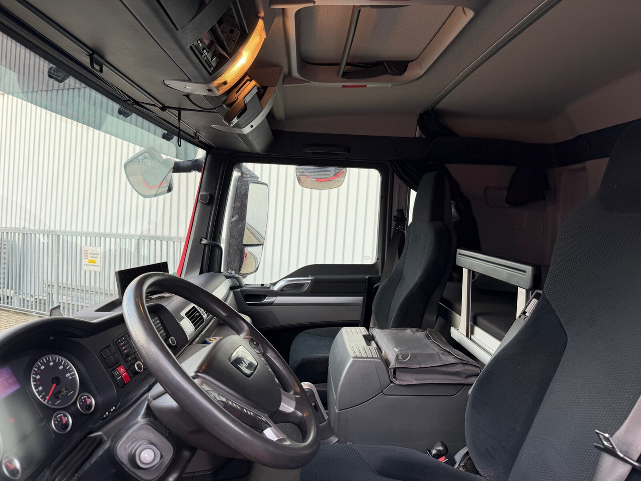 MAN TGS 26.400 6x2-4 LL TGS 26.400 6x2-4 LL, Lenk-/Lift, Navi, ADR, Esterer Tank ca. 19270l, 2 Kammern, Funk - Camion citerne: photos 5 MAN TGS 26.400 6x2-4 LL TGS 26.400 6x2-4 LL, Lenk-/Lift, Navi, ADR, Esterer Tank ca. 19270l, 2 Kammern, Funk - Camion citerne: photos 5