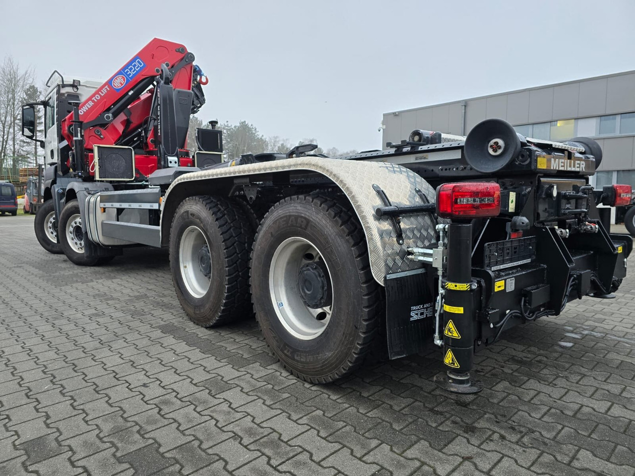 MAN TGS 35.480 8X4 BL TGS 35.480 8X4 BL, Intarder, Kran HMF 3220-K6, 4-fach Abstützung, Funk - Camion ampliroll, Camion grue: photos 4 MAN TGS 35.480 8X4 BL TGS 35.480 8X4 BL, Intarder, Kran HMF 3220-K6, 4-fach Abstützung, Funk - Camion ampliroll, Camion grue: photos 4