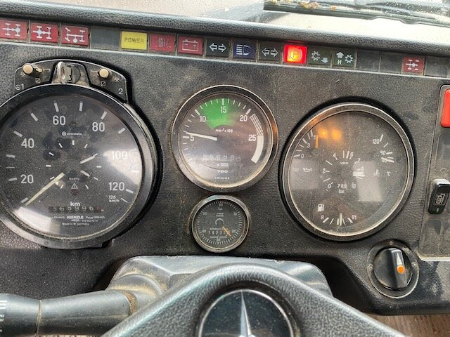 Camion benne Mercedes-Benz 2635 6x4 2635 6x4, V8-Motor: photos 11 Camion benne Mercedes-Benz 2635 6x4 2635 6x4, V8-Motor: photos 11