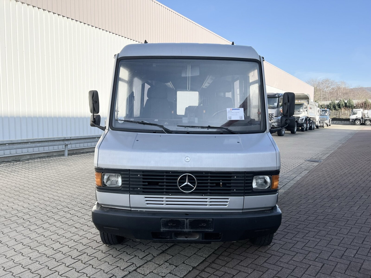 Minibus, Transport de personnes Mercedes-Benz 711 D-KA 4x2 711 D-KA 4x2, Standklima, 11-Sitze, 2 x on stock: photos 9