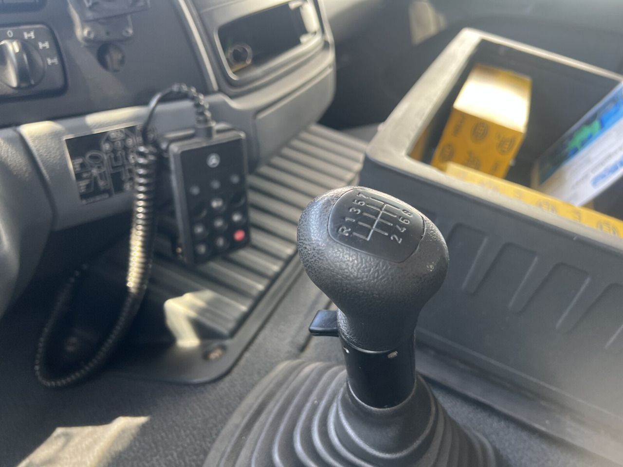 Mercedes-Benz Actros 2032 LA 4x4 Actros 2032 LA 4x4/ Rdstand 3.600 mm - Châssis cabine: photos 4 Mercedes-Benz Actros 2032 LA 4x4 Actros 2032 LA 4x4/ Rdstand 3.600 mm - Châssis cabine: photos 4