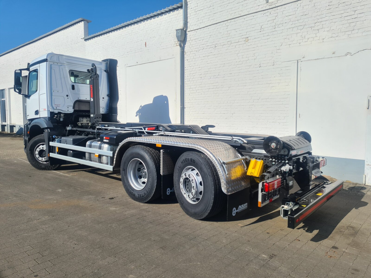 Mercedes-Benz Actros 2545 L 6x2 Actros 2545 L 6x2, Retarder, Lenk-/Liftachse, MirrorCam, MultimediaCockpit, Navi - Camion ampliroll: photos 3 Mercedes-Benz Actros 2545 L 6x2 Actros 2545 L 6x2, Retarder, Lenk-/Liftachse, MirrorCam, MultimediaCockpit, Navi - Camion ampliroll: photos 3