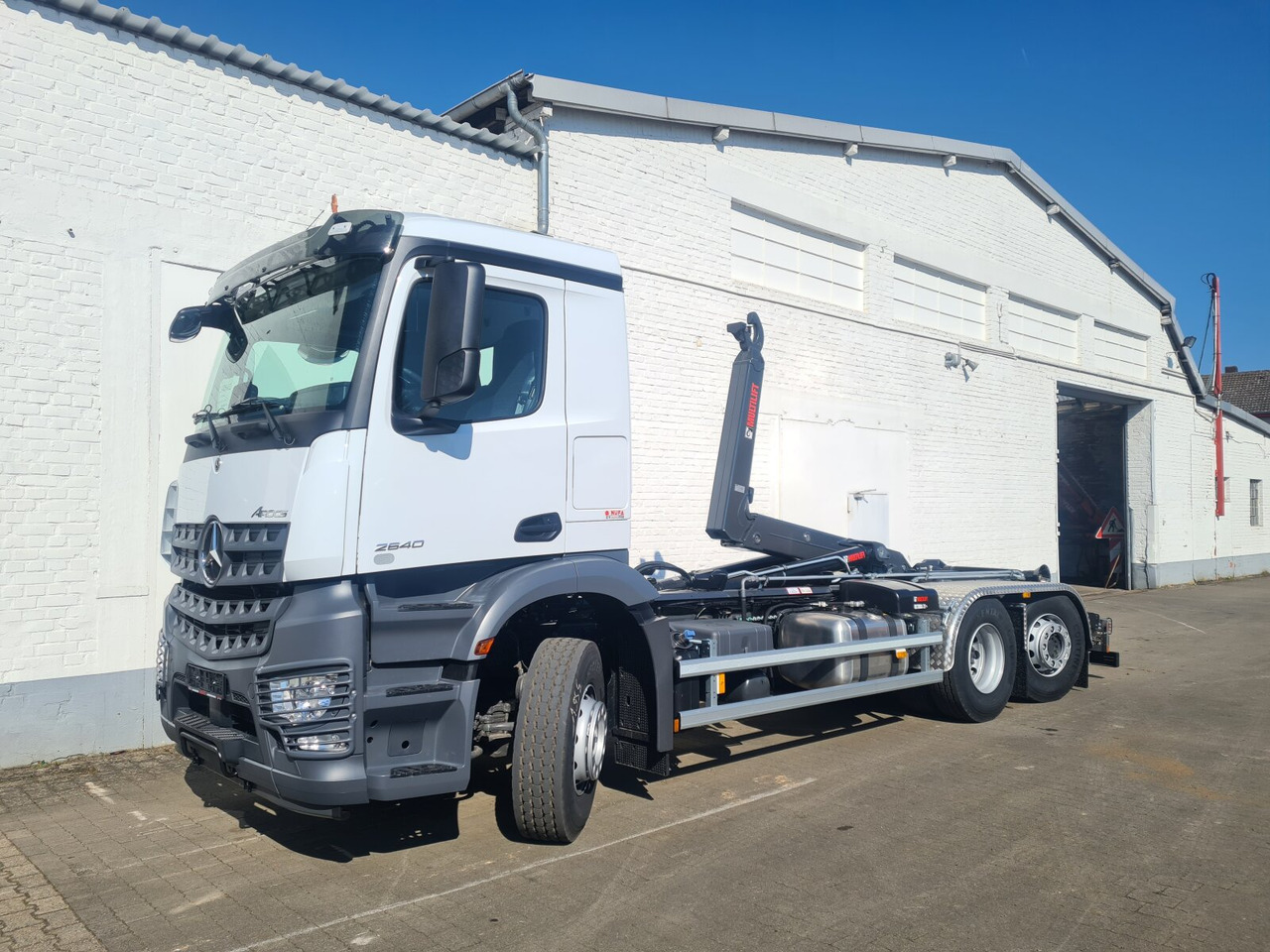 Mercedes-Benz Actros 2545 L 6x2 Actros 2545 L 6x2, Retarder, Lenk-/Liftachse, MirrorCam, MultimediaCockpit, Navi - Camion ampliroll: photos 1 Mercedes-Benz Actros 2545 L 6x2 Actros 2545 L 6x2, Retarder, Lenk-/Liftachse, MirrorCam, MultimediaCockpit, Navi - Camion ampliroll: photos 1