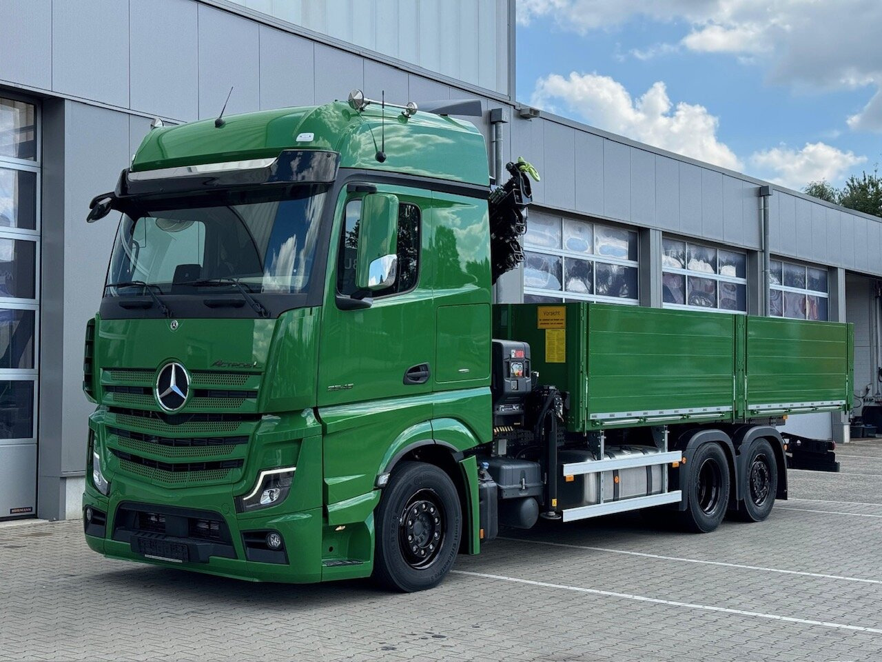 Mercedes-Benz Actros 2548 L 6x2 Actros 2548 L 6x2, Actros 2548 L, 6x2 mit Kran Hiab X-HiDuo 228 - Camion grue: photos 1 Mercedes-Benz Actros 2548 L 6x2 Actros 2548 L 6x2, Actros 2548 L, 6x2 mit Kran Hiab X-HiDuo 228 - Camion grue: photos 1