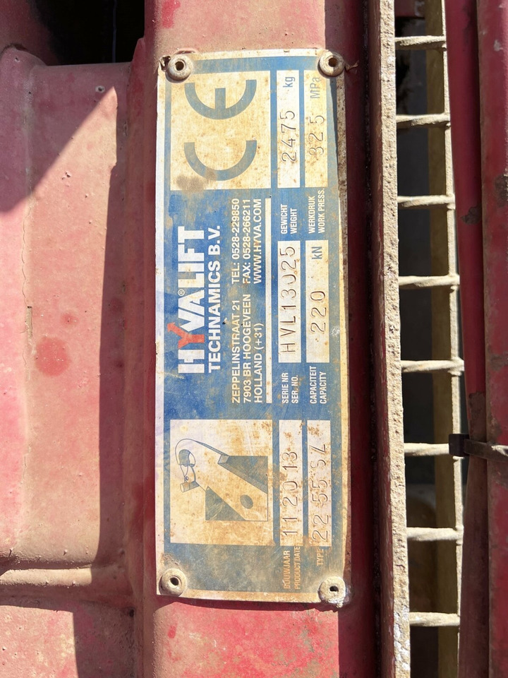 Mercedes-Benz Actros 2551 L 6x2 Actros 2551 L 6x2/46, Retarder, Liftachse, BigSpace, Bi-Xenon - Camion ampliroll: photos 4 Mercedes-Benz Actros 2551 L 6x2 Actros 2551 L 6x2/46, Retarder, Liftachse, BigSpace, Bi-Xenon - Camion ampliroll: photos 4