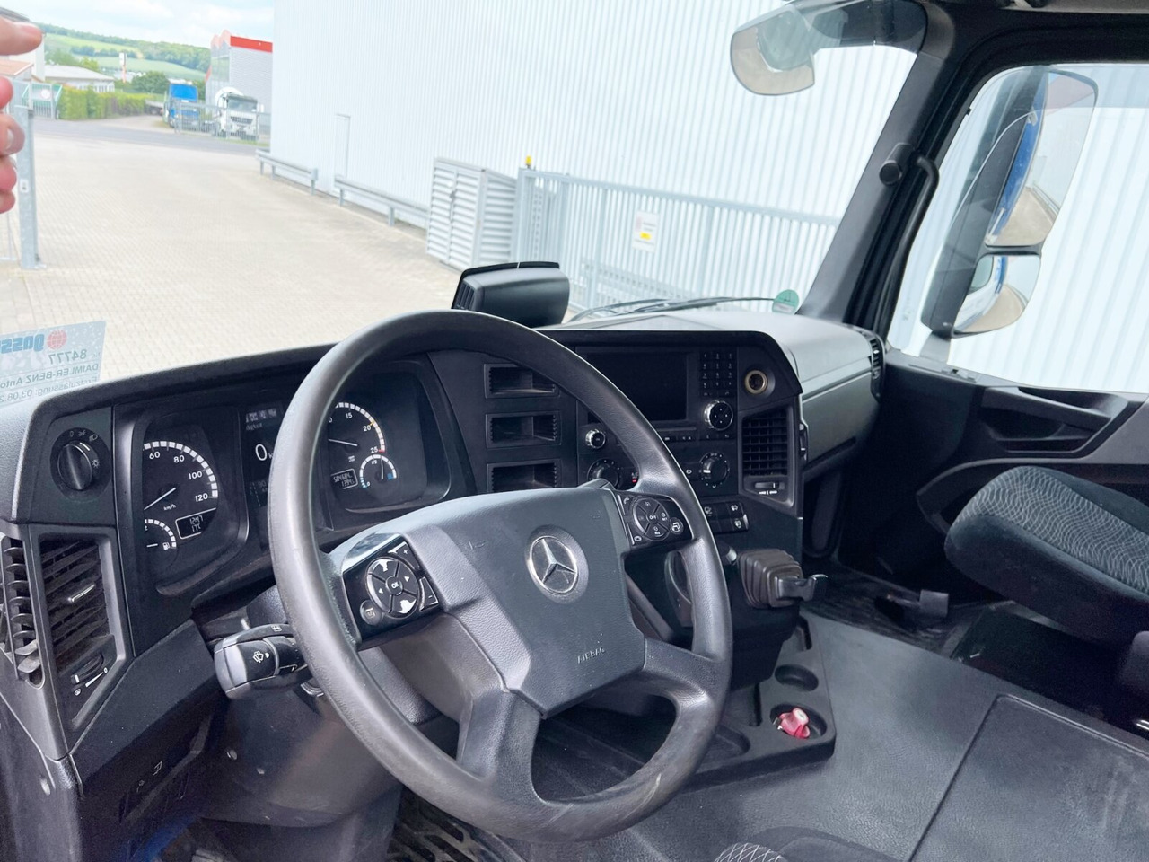 Mercedes-Benz Antos 1840 L 4x2 Antos 1840 L 4x2, Aufnahme für Mitnahmestapler - Camion à rideaux coulissants: photos 5 Mercedes-Benz Antos 1840 L 4x2 Antos 1840 L 4x2, Aufnahme für Mitnahmestapler - Camion à rideaux coulissants: photos 5