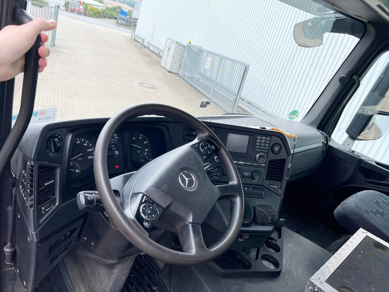 Mercedes-Benz Arocs 1840 K 4x2 Arocs 1840 K 4x2 - Camion benne: photos 4 Mercedes-Benz Arocs 1840 K 4x2 Arocs 1840 K 4x2 - Camion benne: photos 4