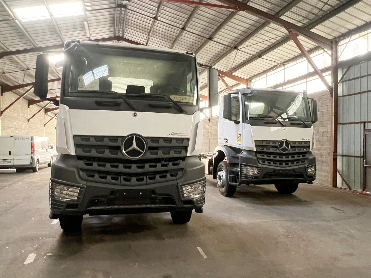 Mercedes-Benz Arocs 1840 K 4x2 Arocs 1840 K 4x2, MultimediaCockpit, 2x Nebenantrieb, NMV & Motorabtrieb - Châssis cabine: photos 2 Mercedes-Benz Arocs 1840 K 4x2 Arocs 1840 K 4x2, MultimediaCockpit, 2x Nebenantrieb, NMV & Motorabtrieb - Châssis cabine: photos 2