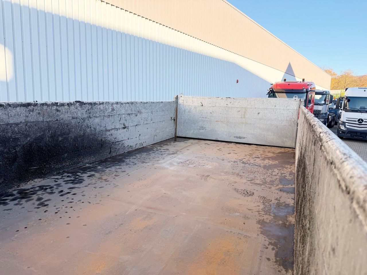 Mercedes-Benz Arocs 3351 AK 6x6 Arocs 3351 AK 6x6, Retarder, Grounder, Motorabtrieb, pneum. Heckklappenöffnung - Camion benne: photos 3 Mercedes-Benz Arocs 3351 AK 6x6 Arocs 3351 AK 6x6, Retarder, Grounder, Motorabtrieb, pneum. Heckklappenöffnung - Camion benne: photos 3