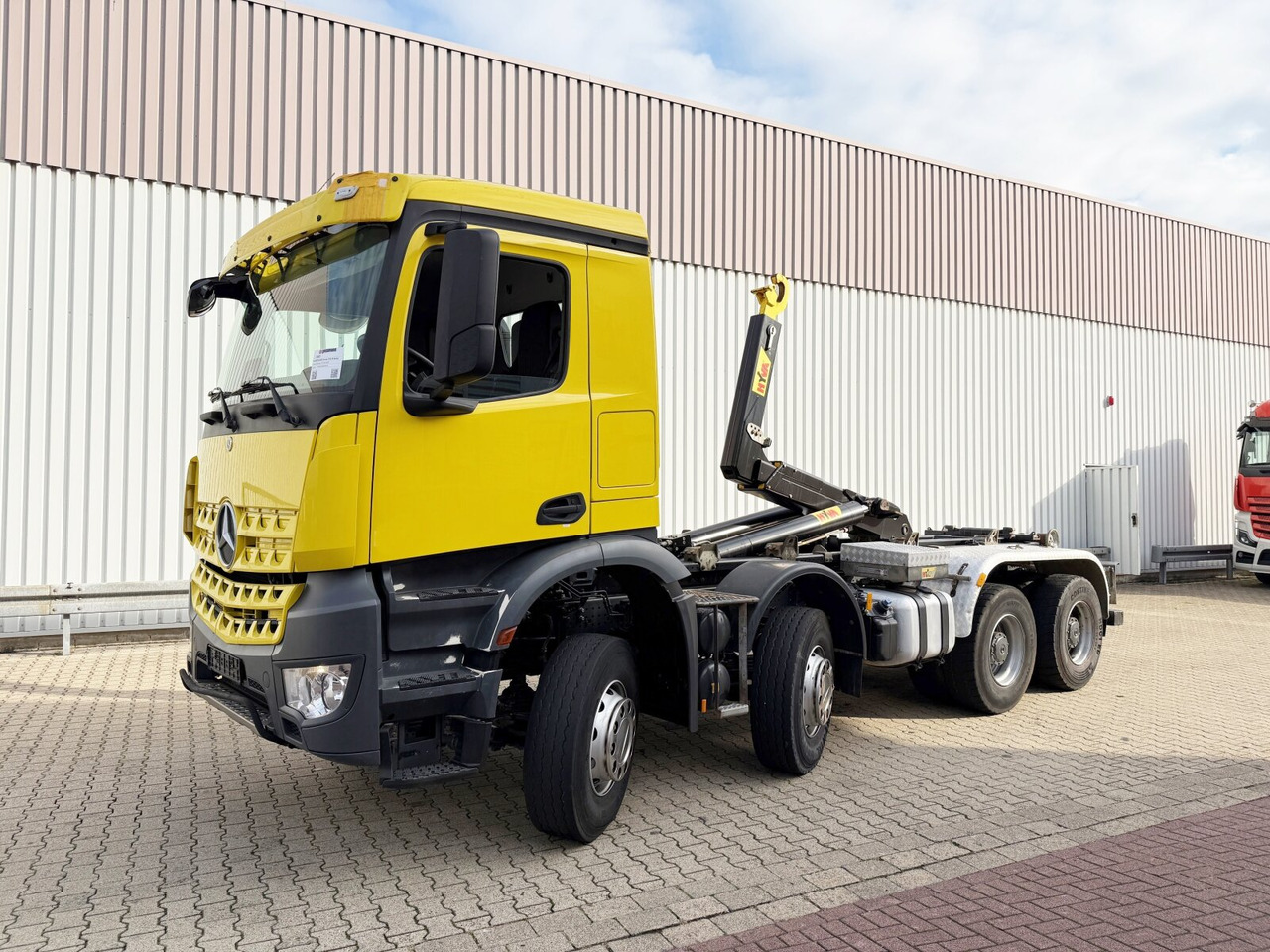 Mercedes-Benz Arocs 4142 B 8x4/4 Arocs 4142 B 8x4/4, Grounder, MultimediaCockpit, Motorabtrieb - Camion ampliroll: photos 1 Mercedes-Benz Arocs 4142 B 8x4/4 Arocs 4142 B 8x4/4, Grounder, MultimediaCockpit, Motorabtrieb - Camion ampliroll: photos 1