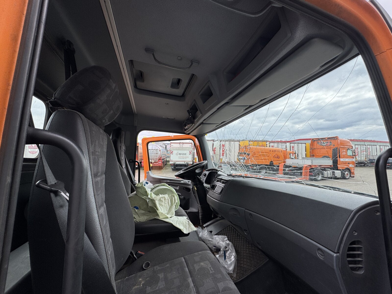 Crédit-bail de Mercedes-Benz Atego 1023 A 4x4 mit Unfallschaden! Atego 1023 A 4x4, Einzelbereifung, Heckkran Palfinger PK4501-B, Funk, UNFALLSCHADEN! Mercedes-Benz Atego 1023 A 4x4 mit Unfallschaden! Atego 1023 A 4x4, Einzelbereifung, Heckkran Palfinger PK4501-B, Funk, UNFALLSCHADEN!: photos 14