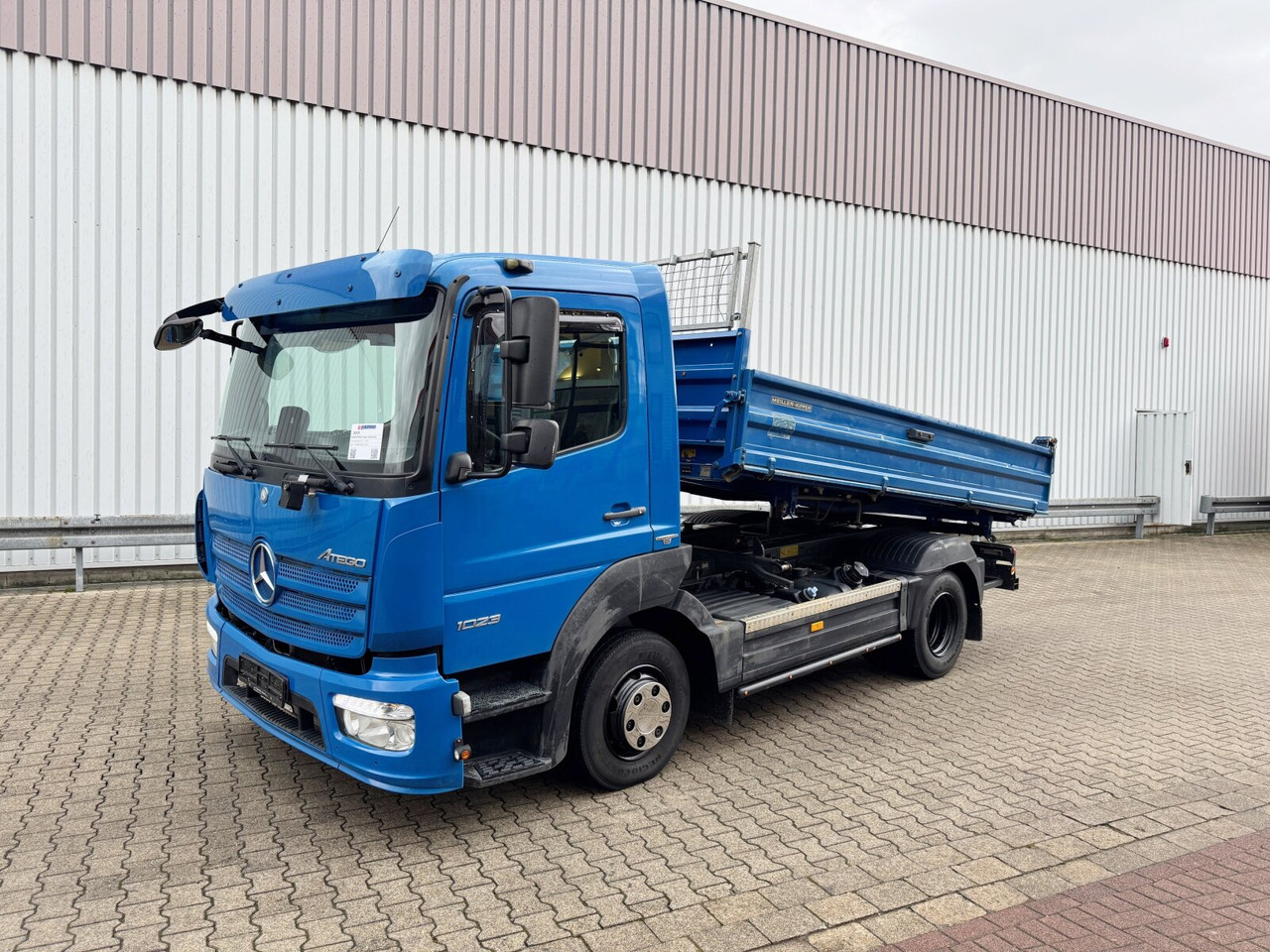 Mercedes-Benz Atego 1023 K 4x2 Atego 1023 K 4x2, 2x AHK - Camion benne: photos 1 Mercedes-Benz Atego 1023 K 4x2 Atego 1023 K 4x2, 2x AHK - Camion benne: photos 1