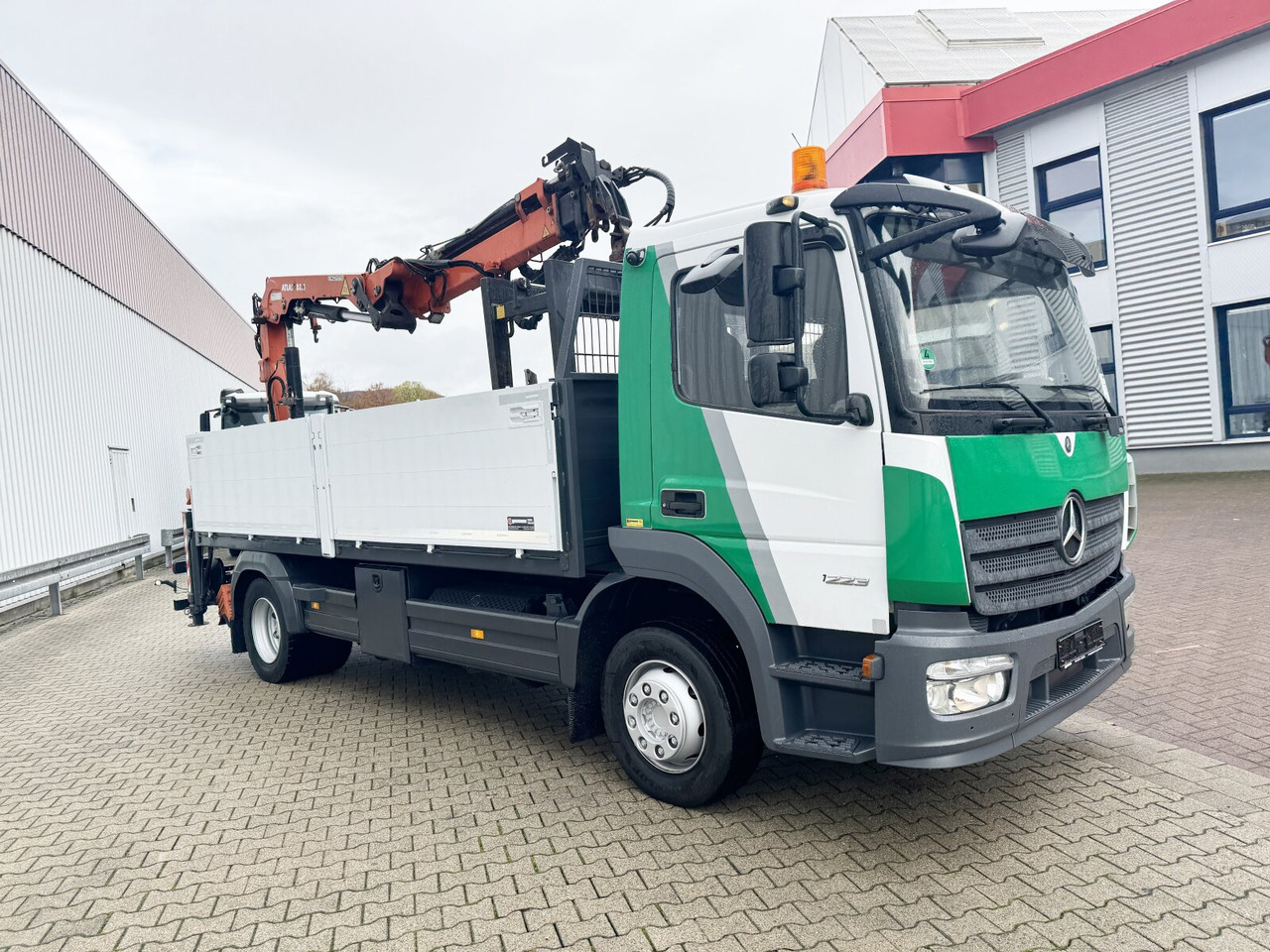 Crédit-bail de Mercedes-Benz Atego 1223 L 4x2 Atego 1223 L 4x2 mit Heckkran Atlas 88.3-A2L, Funk Mercedes-Benz Atego 1223 L 4x2 Atego 1223 L 4x2 mit Heckkran Atlas 88.3-A2L, Funk: photos 10