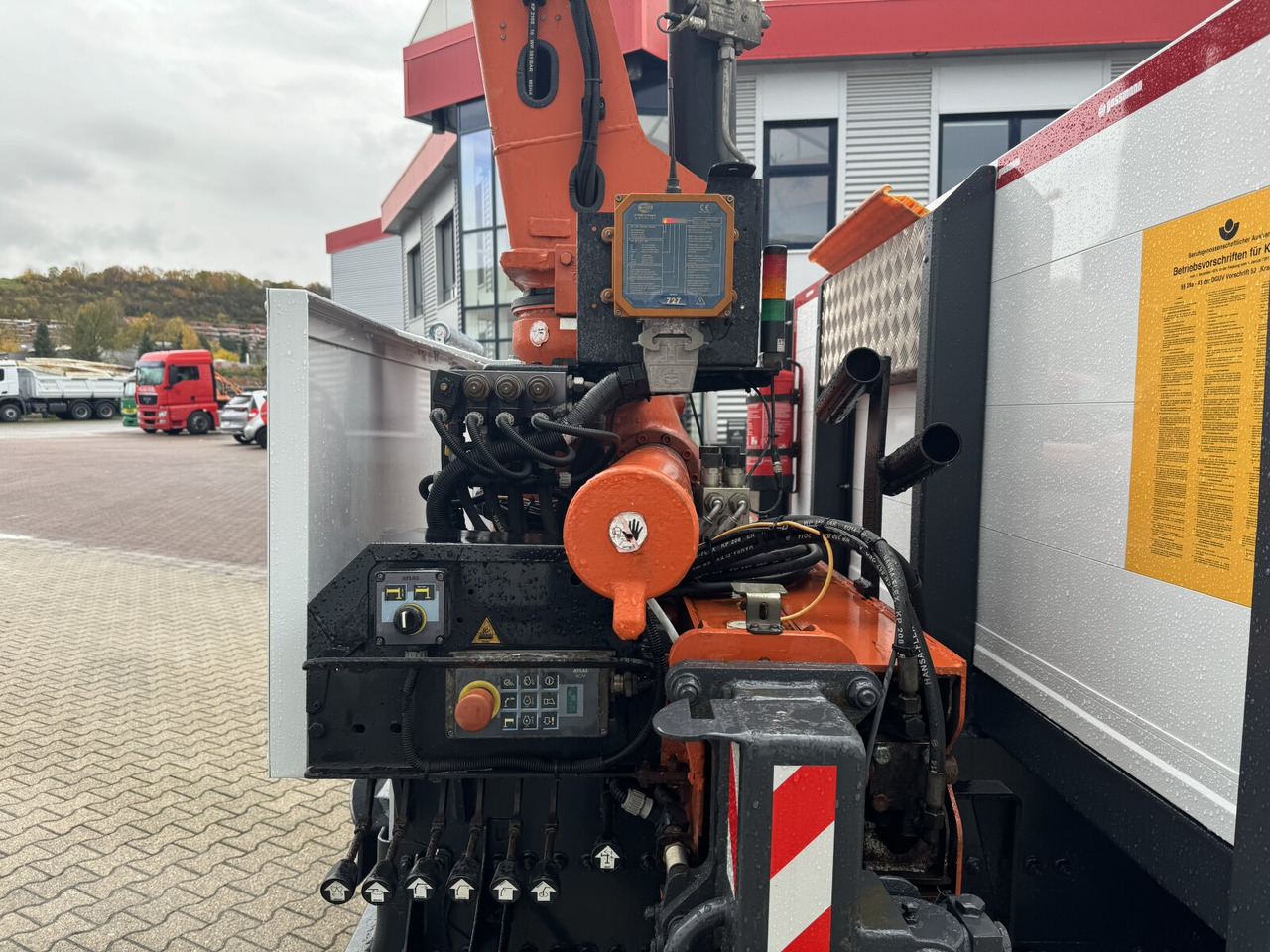 Crédit-bail de Mercedes-Benz Atego 1223 L 4x2 Atego 1223 L 4x2 mit Heckkran Atlas 88.3-A2L, Funk Mercedes-Benz Atego 1223 L 4x2 Atego 1223 L 4x2 mit Heckkran Atlas 88.3-A2L, Funk: photos 12