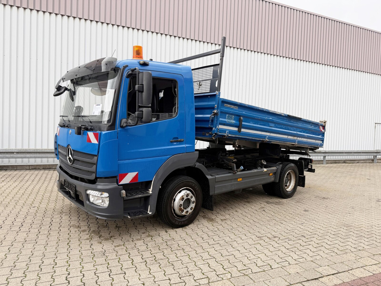 Mercedes-Benz Atego 1224 K 4x2 Atego 1224 K 4x2, Meiller 3-S-Kipper  2x AHK Öl - Camion benne: photos 1 Mercedes-Benz Atego 1224 K 4x2 Atego 1224 K 4x2, Meiller 3-S-Kipper  2x AHK Öl - Camion benne: photos 1