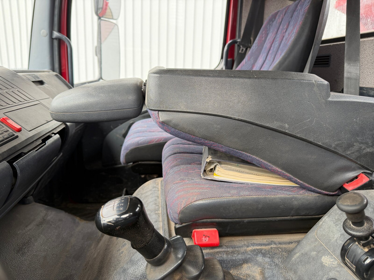 Camion benne Mercedes-Benz Atego 1523 AK 4x4 Atego 1523 AK 4x4: photos 12 Camion benne Mercedes-Benz Atego 1523 AK 4x4 Atego 1523 AK 4x4: photos 12