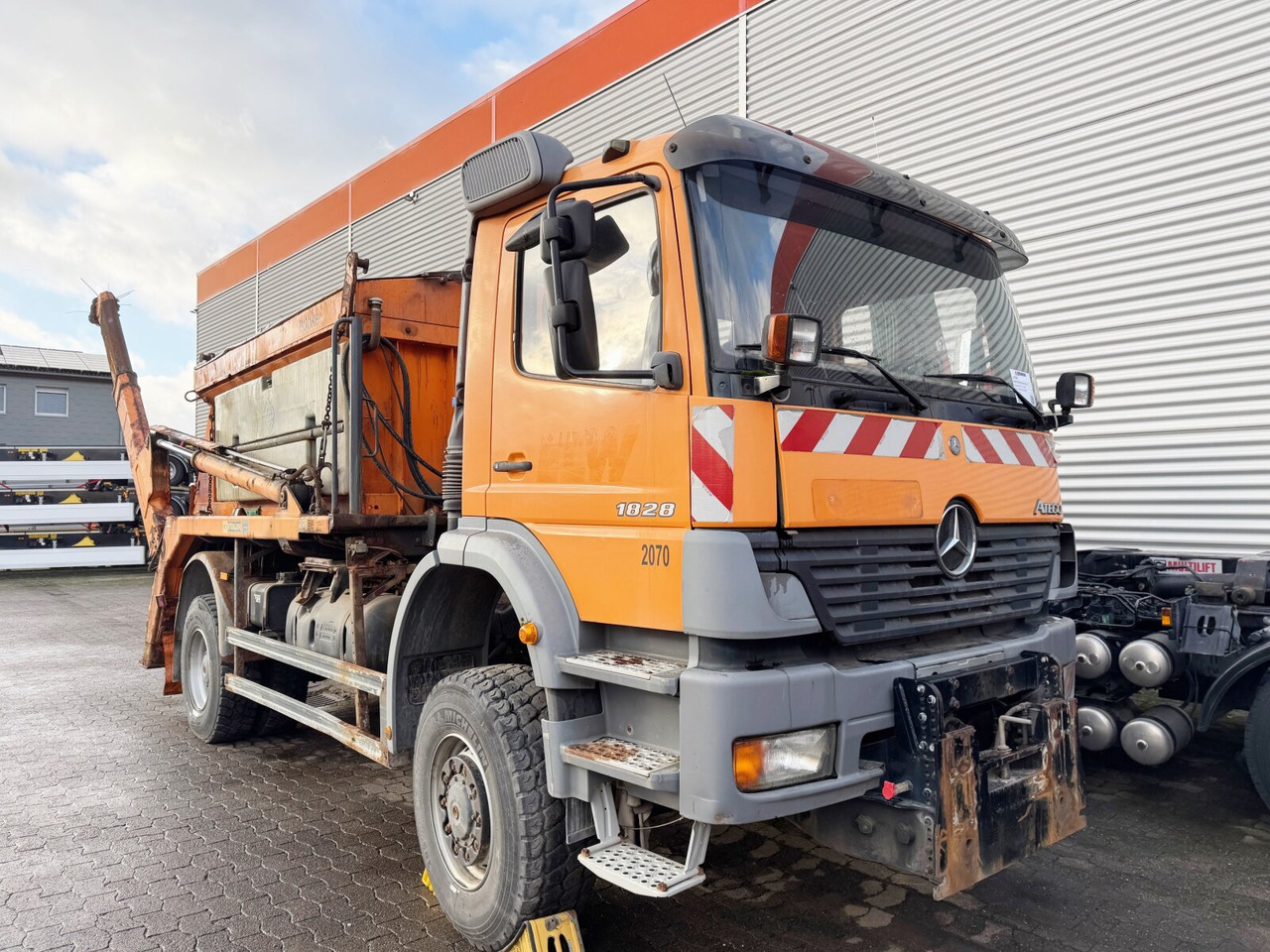Mercedes-Benz Atego 1828 4x4 Atego 1828 4x4, Tele-Absetzer, Winterdienstausstattung - Camion multibenne: photos 1 Mercedes-Benz Atego 1828 4x4 Atego 1828 4x4, Tele-Absetzer, Winterdienstausstattung - Camion multibenne: photos 1