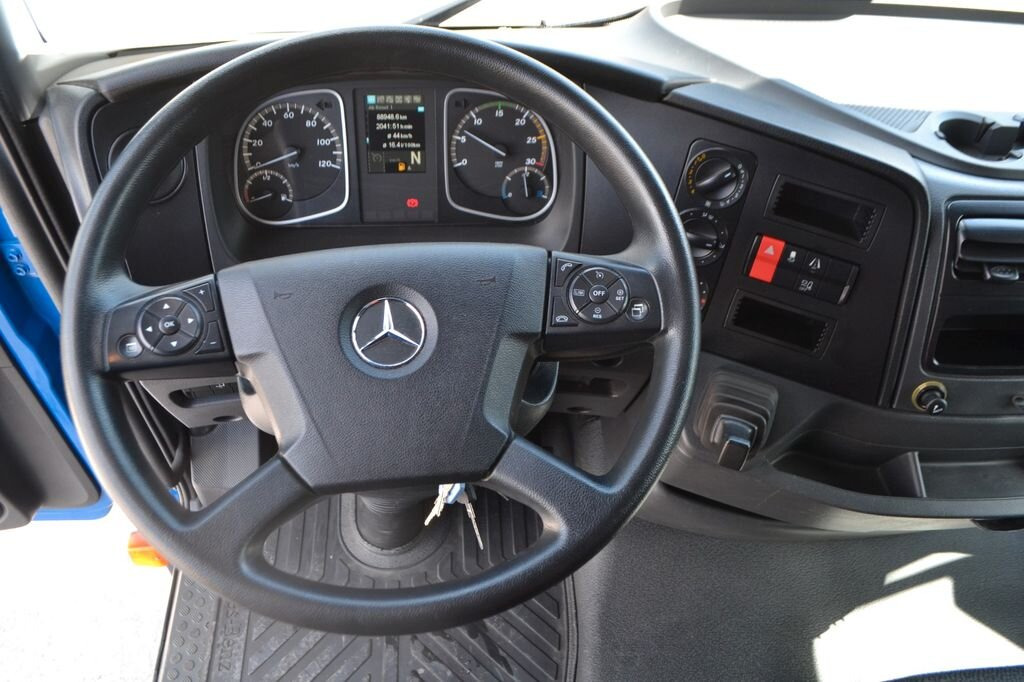 Mercedes-Benz Atego 816 4x2 Atego 816 4x2, City-Abroller - Camion ampliroll: photos 2 Mercedes-Benz Atego 816 4x2 Atego 816 4x2, City-Abroller - Camion ampliroll: photos 2