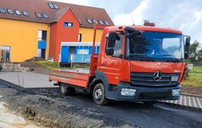 Mercedes-Benz Atego 818 LK 4x2 Atego 818 LK 4x2, Meiller-Kipper, 2 x AHK, Öl - Camion benne: photos 2 Mercedes-Benz Atego 818 LK 4x2 Atego 818 LK 4x2, Meiller-Kipper, 2 x AHK, Öl - Camion benne: photos 2