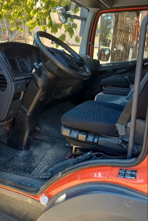 Mercedes-Benz Atego 818 LK 4x2 Atego 818 LK 4x2, Meiller-Kipper, 2 x AHK, Öl - Camion benne: photos 5 Mercedes-Benz Atego 818 LK 4x2 Atego 818 LK 4x2, Meiller-Kipper, 2 x AHK, Öl - Camion benne: photos 5