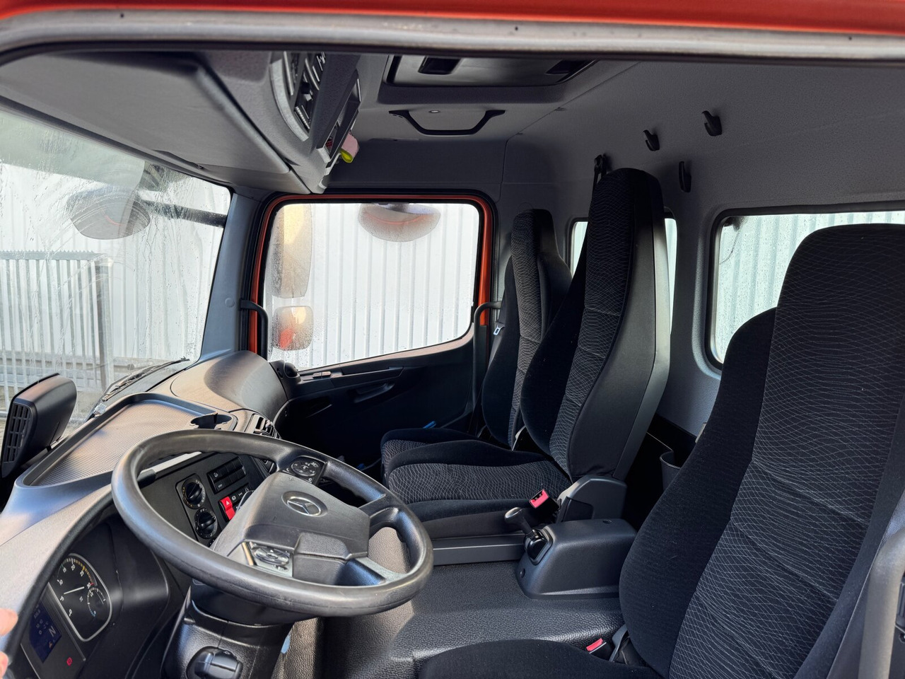 Mercedes-Benz Atego 824 L 4x2 Atego 824 L 4x2, Motorabtrieb, City-Abroller - Camion ampliroll: photos 4 Mercedes-Benz Atego 824 L 4x2 Atego 824 L 4x2, Motorabtrieb, City-Abroller - Camion ampliroll: photos 4