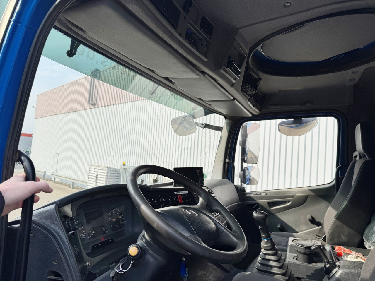 Mercedes-Benz Axor 1829 A 4x4 Axor 1829 A 4x4, Willig Tank ca. 8500l, 2 Kammern - Camion citerne: photos 5 Mercedes-Benz Axor 1829 A 4x4 Axor 1829 A 4x4, Willig Tank ca. 8500l, 2 Kammern - Camion citerne: photos 5