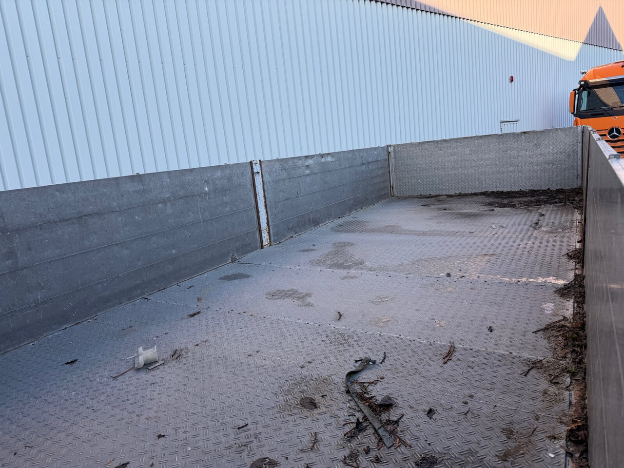 Camion plateau Mercedes-Benz Axor 1829 L 4x2 Axor 1829 L 4x2, 6-Sitzer: photos 14