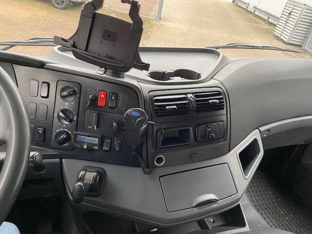 Crédit-bail de Mercedes-Benz Axor 1833 L 4x2 Axor 1833 L 4x2 mit Heckkran Hiab XS 133 K-2 Mercedes-Benz Axor 1833 L 4x2 Axor 1833 L 4x2 mit Heckkran Hiab XS 133 K-2: photos 5