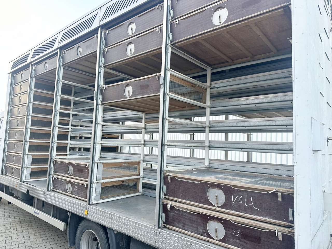 Mercedes-Benz LK 817 4x2 LK 817 4x2, Taubentransporter - Camion fourgon: photos 3 Mercedes-Benz LK 817 4x2 LK 817 4x2, Taubentransporter - Camion fourgon: photos 3