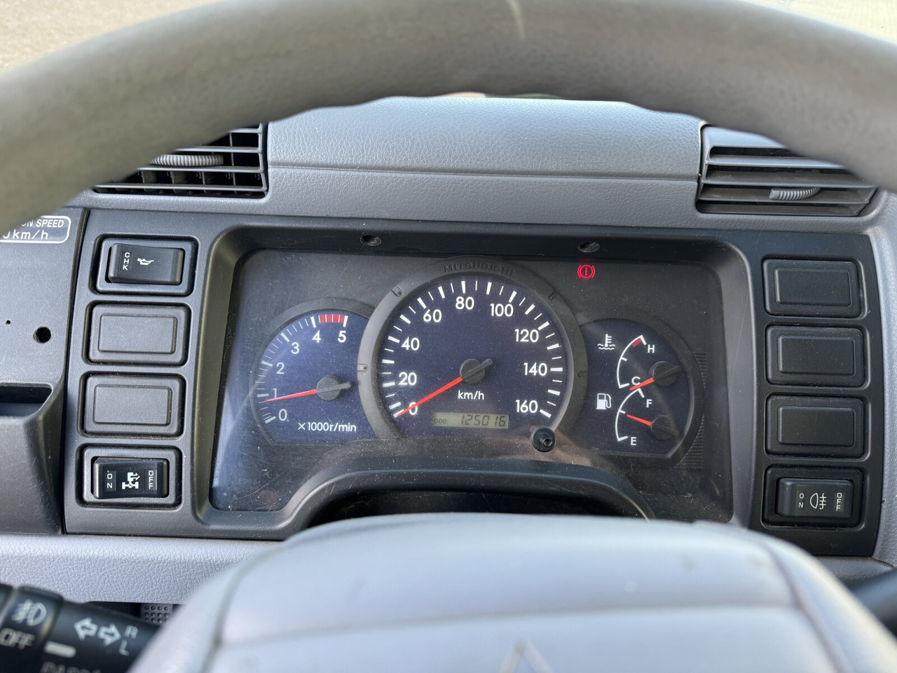 Mitsubishi Canter Fuso 6C15D 4x2 Doka Canter Fuso 6C15D 4x2 Doka, City-Abroller - Camion ampliroll: photos 2 Mitsubishi Canter Fuso 6C15D 4x2 Doka Canter Fuso 6C15D 4x2 Doka, City-Abroller - Camion ampliroll: photos 2