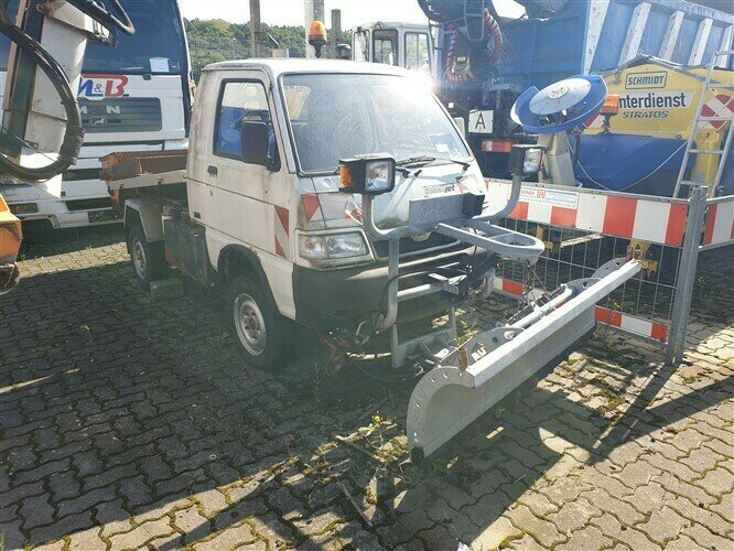 S 85 4x4 PFAU S 85 4x4 - Engin de déneigement, Véhicule utilitaire: photos 1 S 85 4x4 PFAU S 85 4x4 - Engin de déneigement, Véhicule utilitaire: photos 1