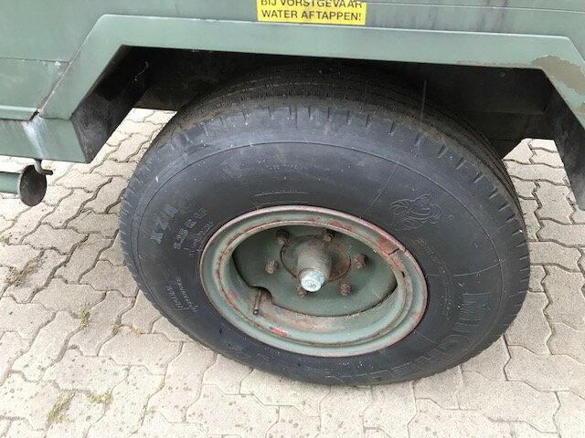 SARIS Wassertank-Anhänger SARIS Wassertank-Anhänger 8x vorhanden! - Remorque citerne: photos 4 SARIS Wassertank-Anhänger SARIS Wassertank-Anhänger 8x vorhanden! - Remorque citerne: photos 4