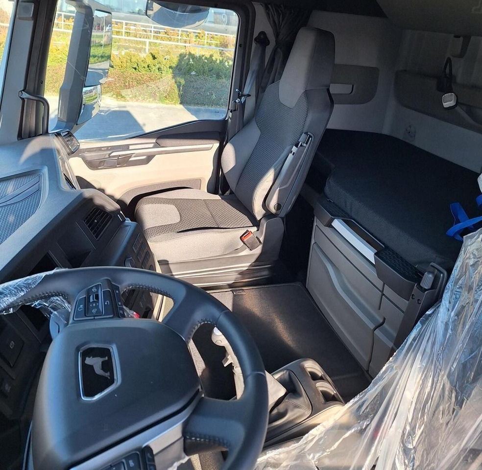 MAN TGS 33.520 6x4 BL SA TGS 33.520 6x4 BL SA, Retarder, LED, Navi, Nebenantrieb - Tracteur routier: photos 5 MAN TGS 33.520 6x4 BL SA TGS 33.520 6x4 BL SA, Retarder, LED, Navi, Nebenantrieb - Tracteur routier: photos 5