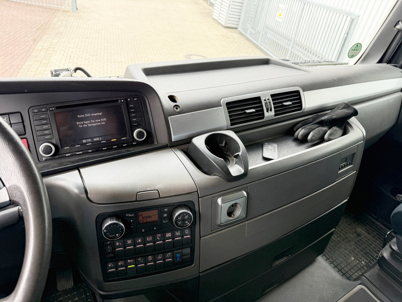 MAN TGX 26.480 6x4 BLS TGX 26.480 6x4 BLS, Retarder, XLX, Standklima, Hydraulik, zGG 90t - Tracteur routier: photos 5 MAN TGX 26.480 6x4 BLS TGX 26.480 6x4 BLS, Retarder, XLX, Standklima, Hydraulik, zGG 90t - Tracteur routier: photos 5