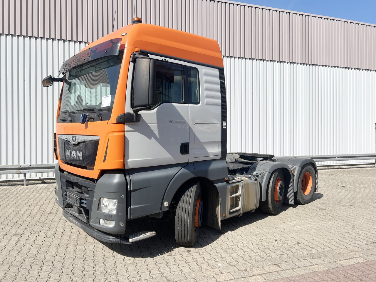 MAN TGX 26.500 6X2/4 BLS TGX 26.500 6X2/4 BLS, Intarder, Vorlauflenk-/lift, Standklima, XXL-Fahrerhaus - Tracteur routier: photos 1 MAN TGX 26.500 6X2/4 BLS TGX 26.500 6X2/4 BLS, Intarder, Vorlauflenk-/lift, Standklima, XXL-Fahrerhaus - Tracteur routier: photos 1