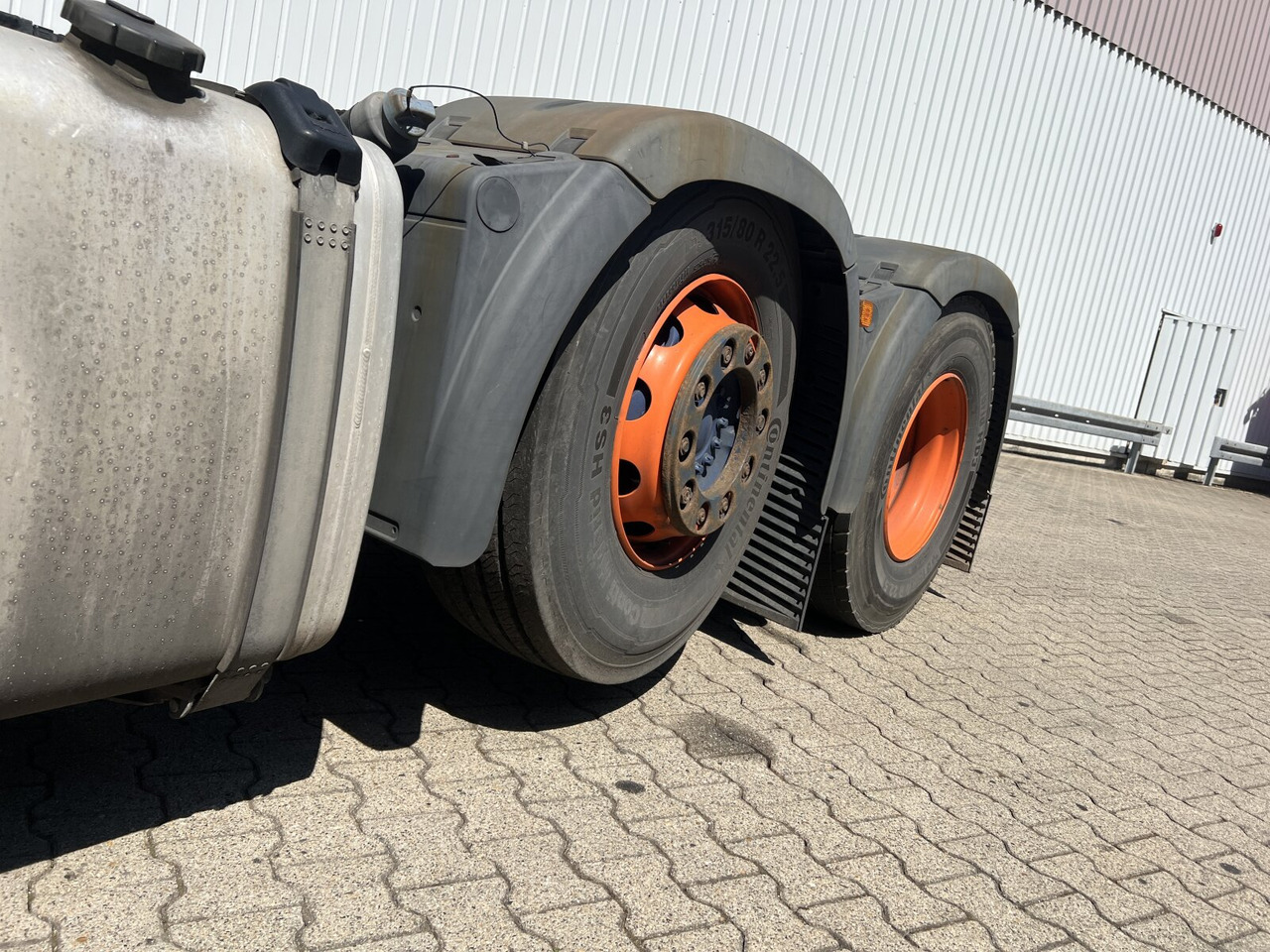 MAN TGX 26.500 6X2/4 BLS TGX 26.500 6X2/4 BLS, Intarder, Vorlauflenk-/lift, XXL-Fahrerhaus, 70t - Tracteur routier: photos 5 MAN TGX 26.500 6X2/4 BLS TGX 26.500 6X2/4 BLS, Intarder, Vorlauflenk-/lift, XXL-Fahrerhaus, 70t - Tracteur routier: photos 5
