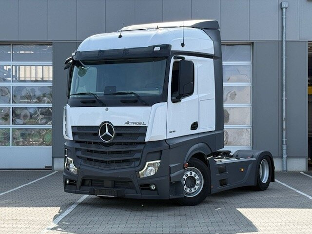 Mercedes-Benz Actros 1845 LSnRL 4x2 Actros 1845 LSnRL 4x2, Retarder, Volumer, MultimediaCockpit, Navi - Tracteur routier: photos 1 Mercedes-Benz Actros 1845 LSnRL 4x2 Actros 1845 LSnRL 4x2, Retarder, Volumer, MultimediaCockpit, Navi - Tracteur routier: photos 1