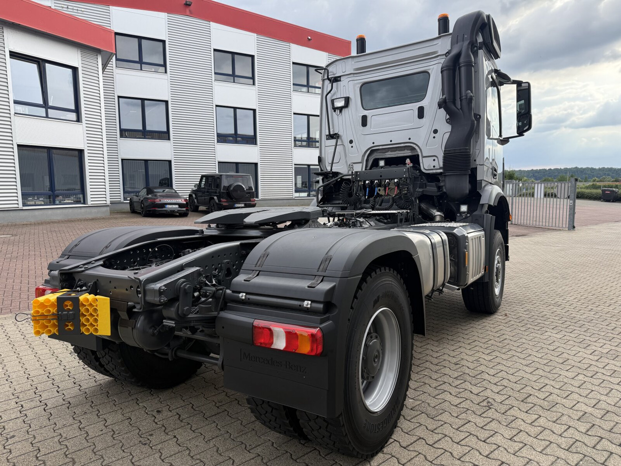 Tracteur routier neuf Mercedes-Benz Arocs 1853 AS 4x4 Arocs 1853 AS 4x4, Retarder, MultimediaCockpit, Navi: photos 12 Tracteur routier neuf Mercedes-Benz Arocs 1853 AS 4x4 Arocs 1853 AS 4x4, Retarder, MultimediaCockpit, Navi: photos 12