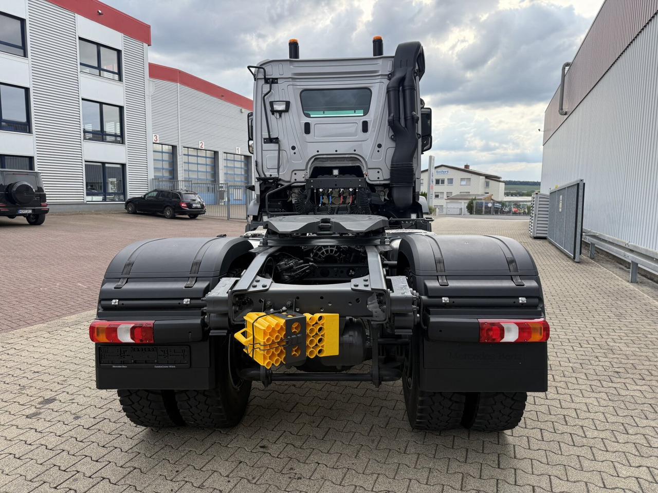 Tracteur routier neuf Mercedes-Benz Arocs 1853 AS 4x4 Arocs 1853 AS 4x4, Retarder, MultimediaCockpit, Navi: photos 13 Tracteur routier neuf Mercedes-Benz Arocs 1853 AS 4x4 Arocs 1853 AS 4x4, Retarder, MultimediaCockpit, Navi: photos 13