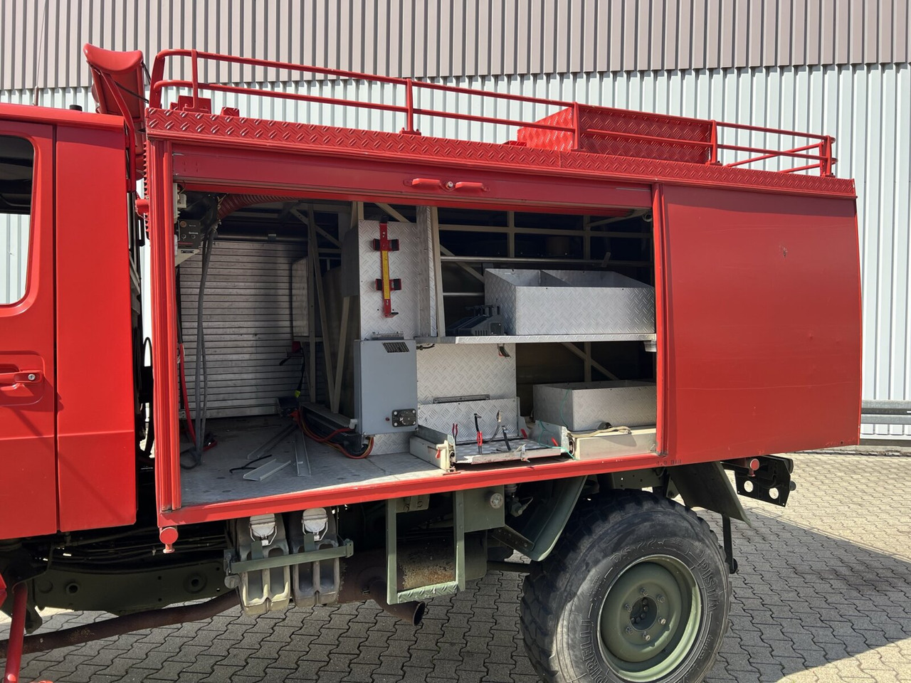 Camion de pompier Unimog U 1300 L 435/11 4x4 U 1300 L 435/11 4x4, -Feuerwehr: photos 6