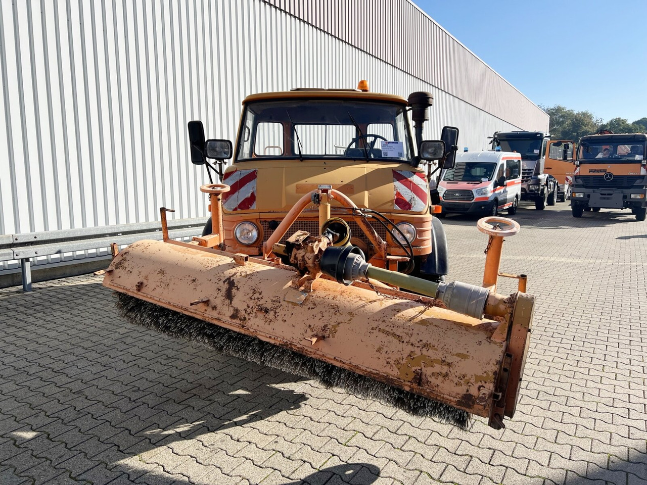 Camion benne, Véhicule de voirie/ Spécial Unimog U84 406 4x4 U84 406 4x4, Kommunalhydraulik, Zapfwelle vorn & hinten, EX-Kommune: photos 7
