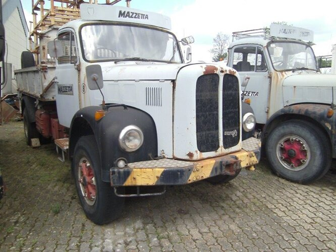 V5 4x2 Saurer V5 4x2 - Camion benne: photos 1 V5 4x2 Saurer V5 4x2 - Camion benne: photos 1