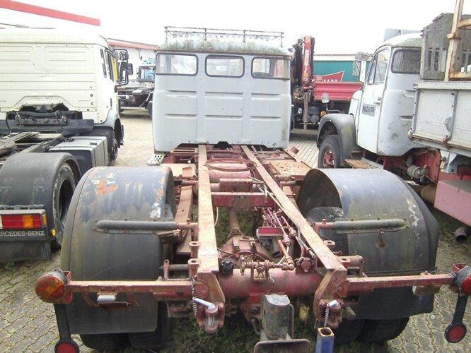 V5 4x2 Saurer V5 4x2 - Châssis cabine: photos 4 V5 4x2 Saurer V5 4x2 - Châssis cabine: photos 4